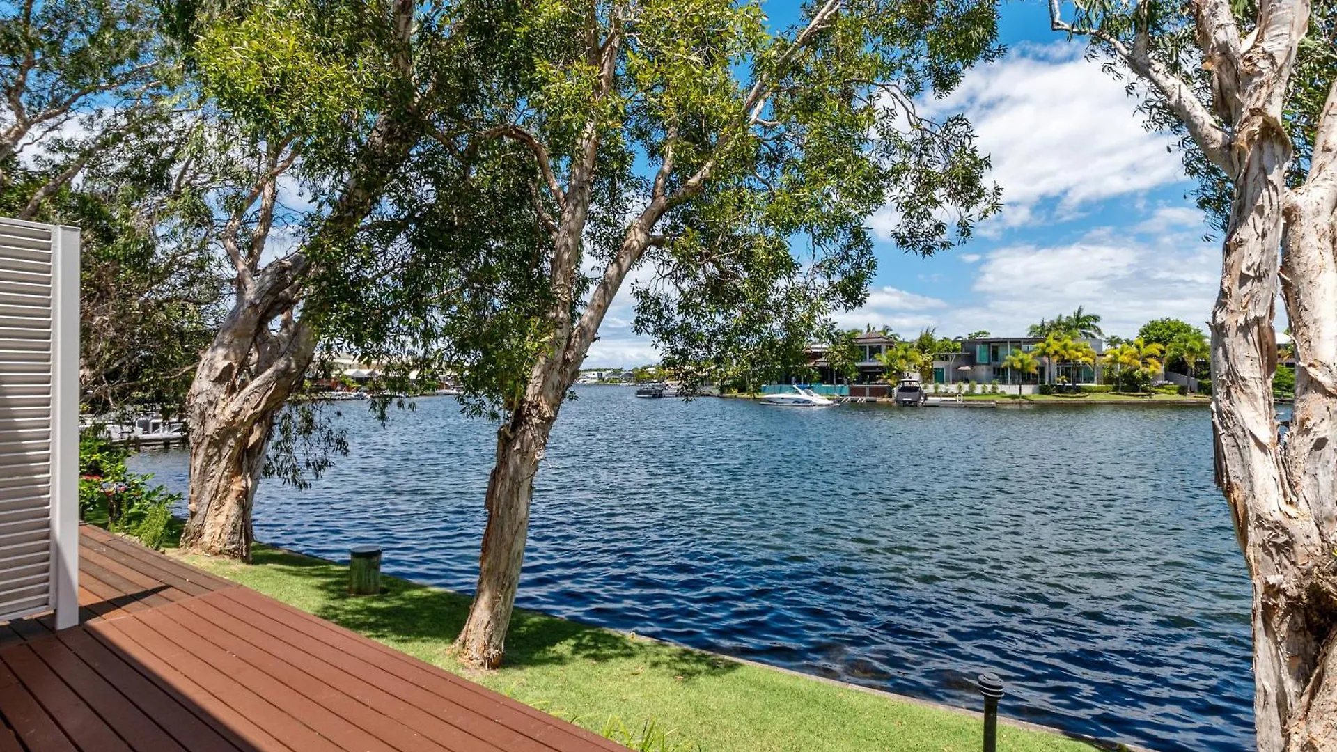 Noosa Entrance Waterfront Resort Noosaville 4*,